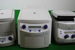 Thumbnail image of Job Lot of 4 Eppendorf Centrifuges 2 x 5415D 5415R 5424 Spares/Repair 