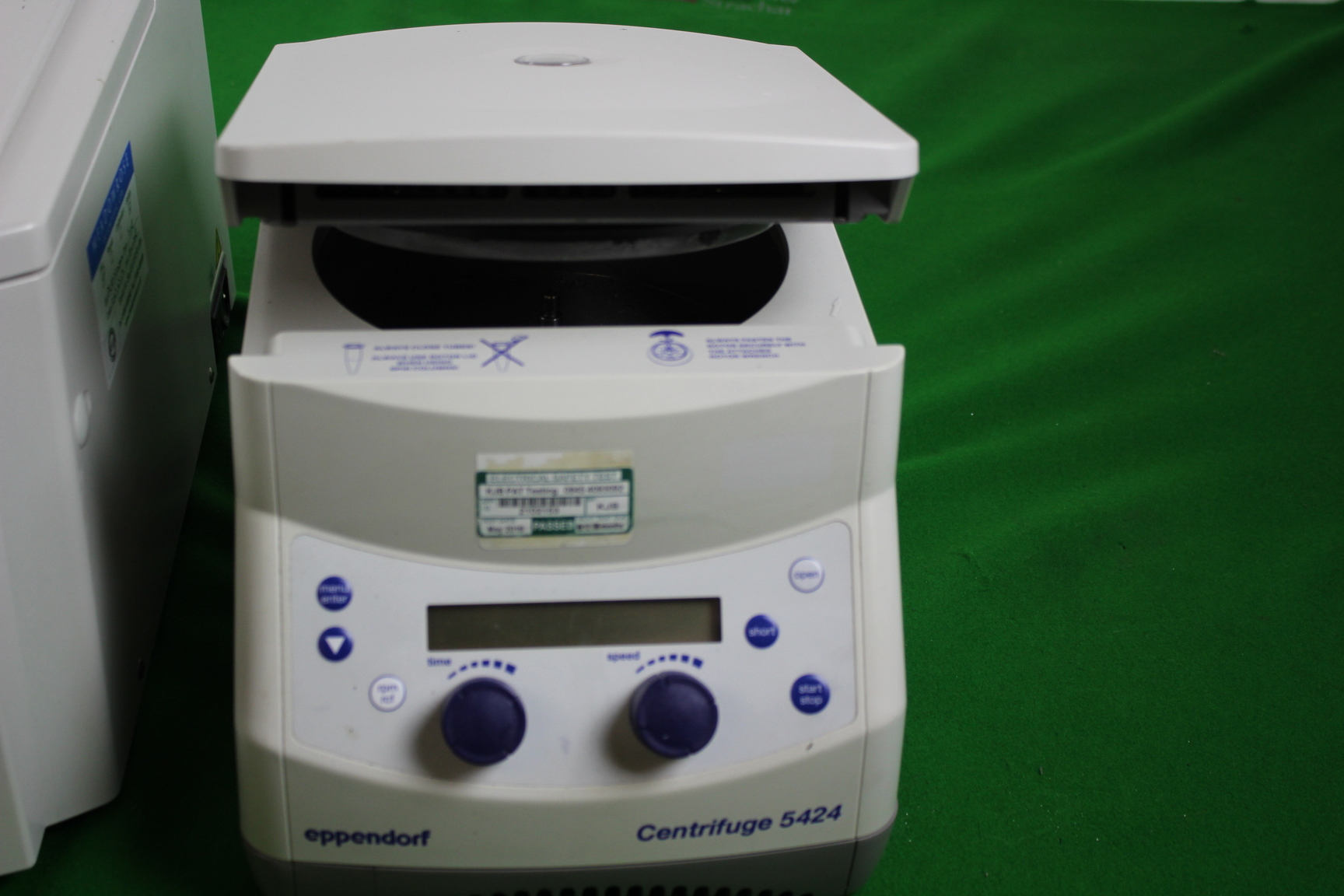Image of Job Lot of 4 Eppendorf Centrifuges 2 x 5415D 5415R 5424 Spares/Repair 
