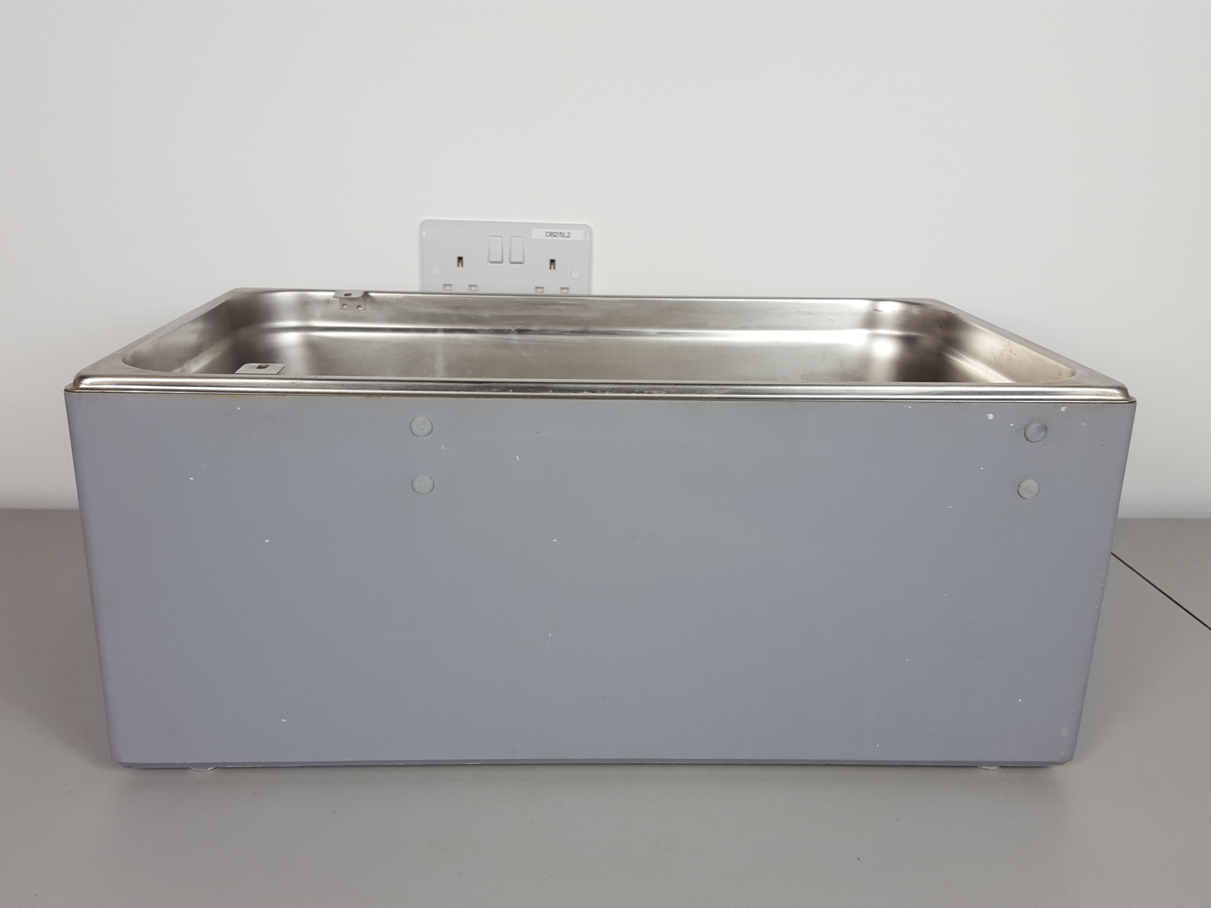 Image of Grant Y22 Thermostatic Water Bath 22L Stainless Steel Tank Garden Planter Lab