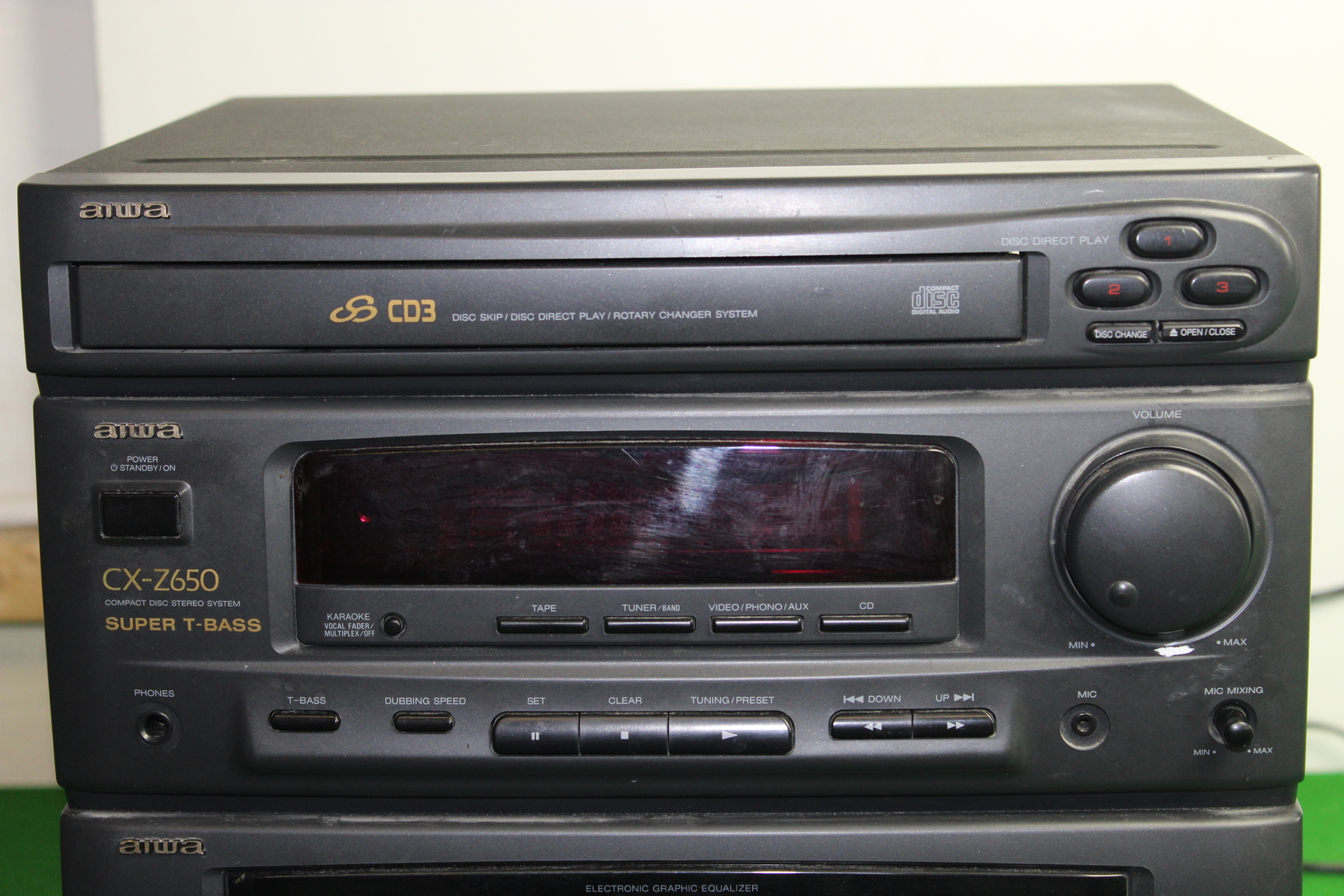 Image of AIWA Stero System Rotary Changer, Graphic Equaliser, Synchro Recording