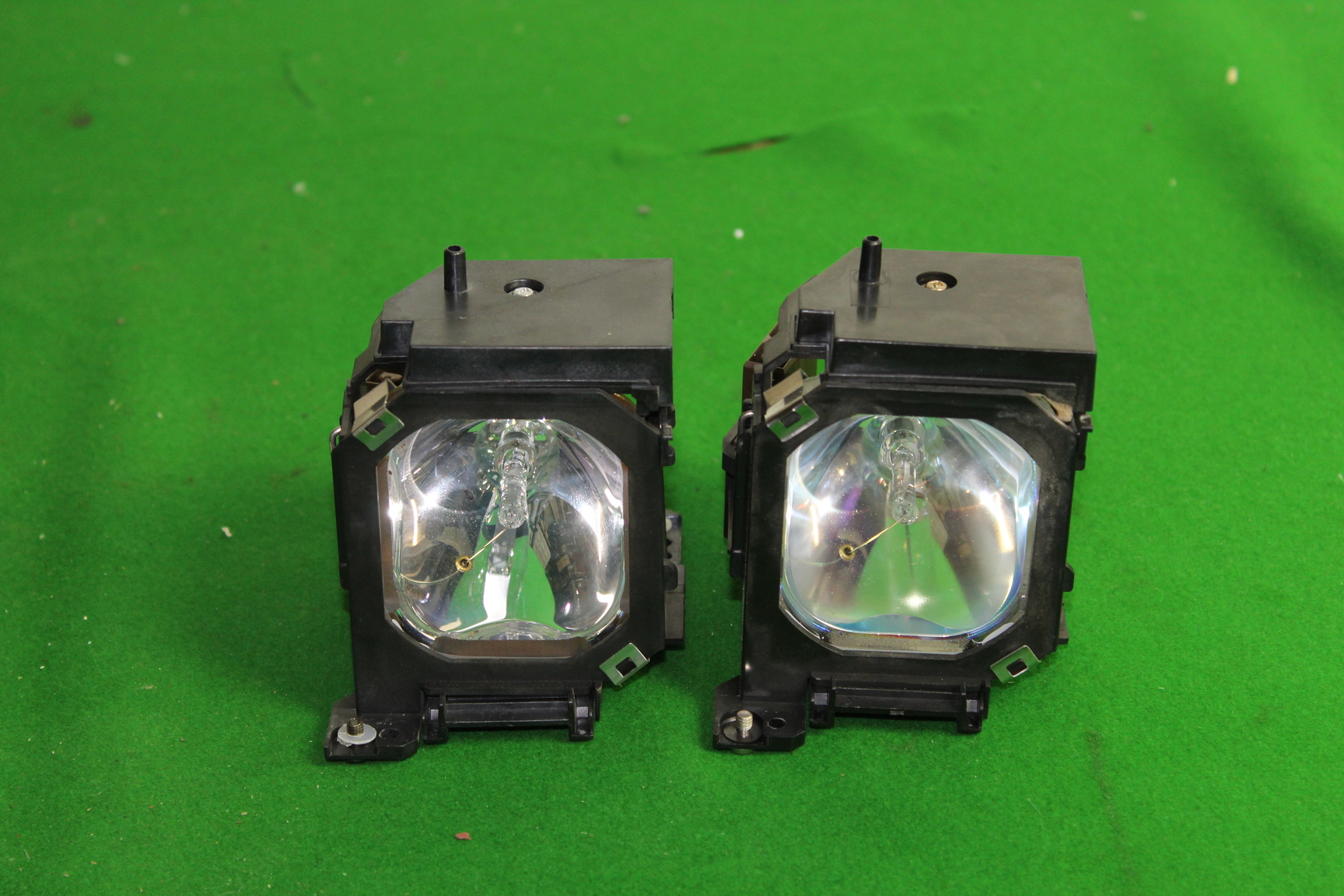 Image of 2 x Epson ELPLP12 Projector Lamp Replacement For EMP 7600 Projector