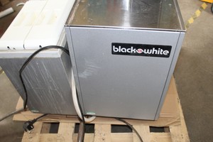 Thumbnail image of Black & White Model MF5 Thermoplan Coffee Machine Catering Restaurant Equipment