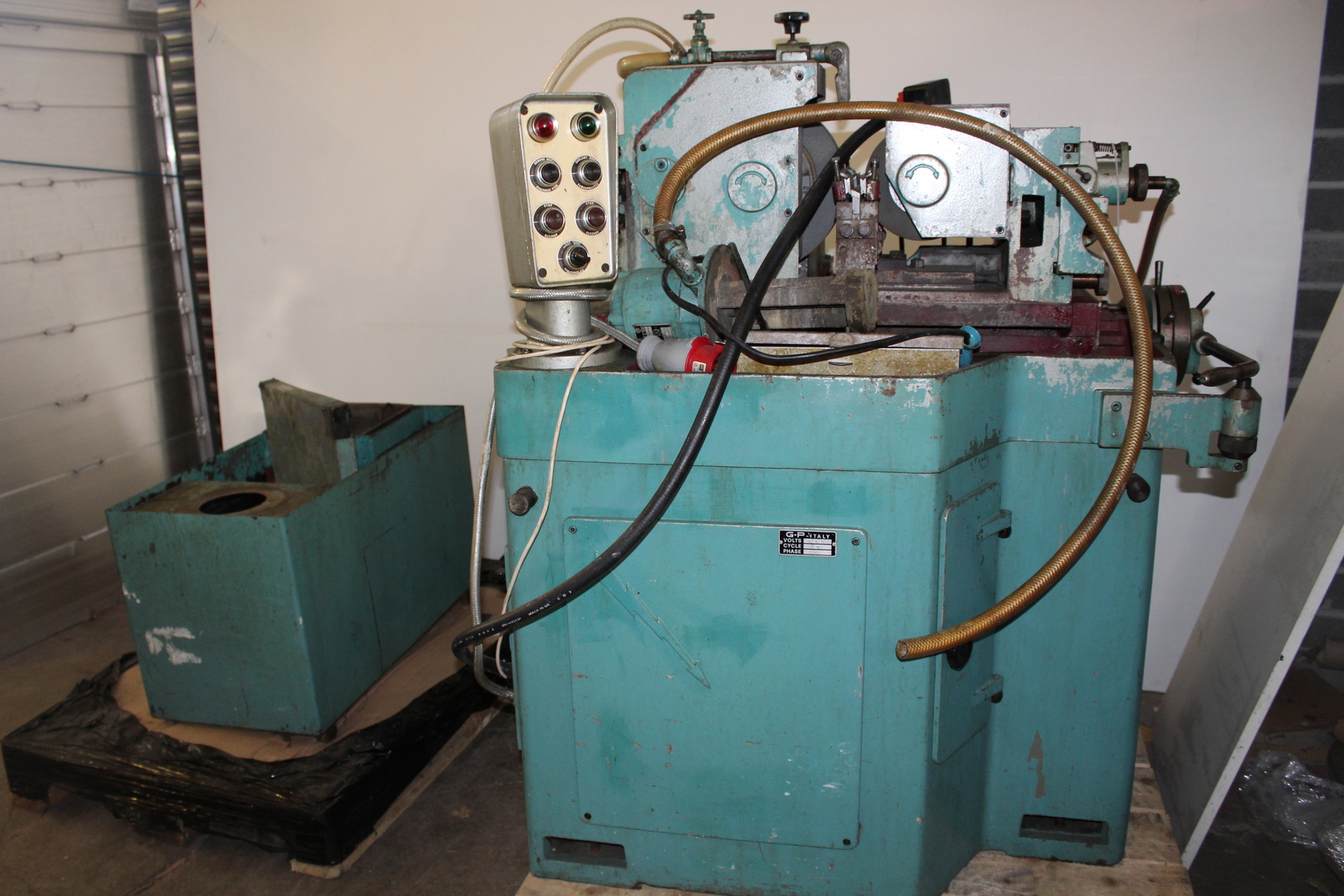 Image of 440 Volts, 50 Cycle, Phase 3, Stone Grinder 