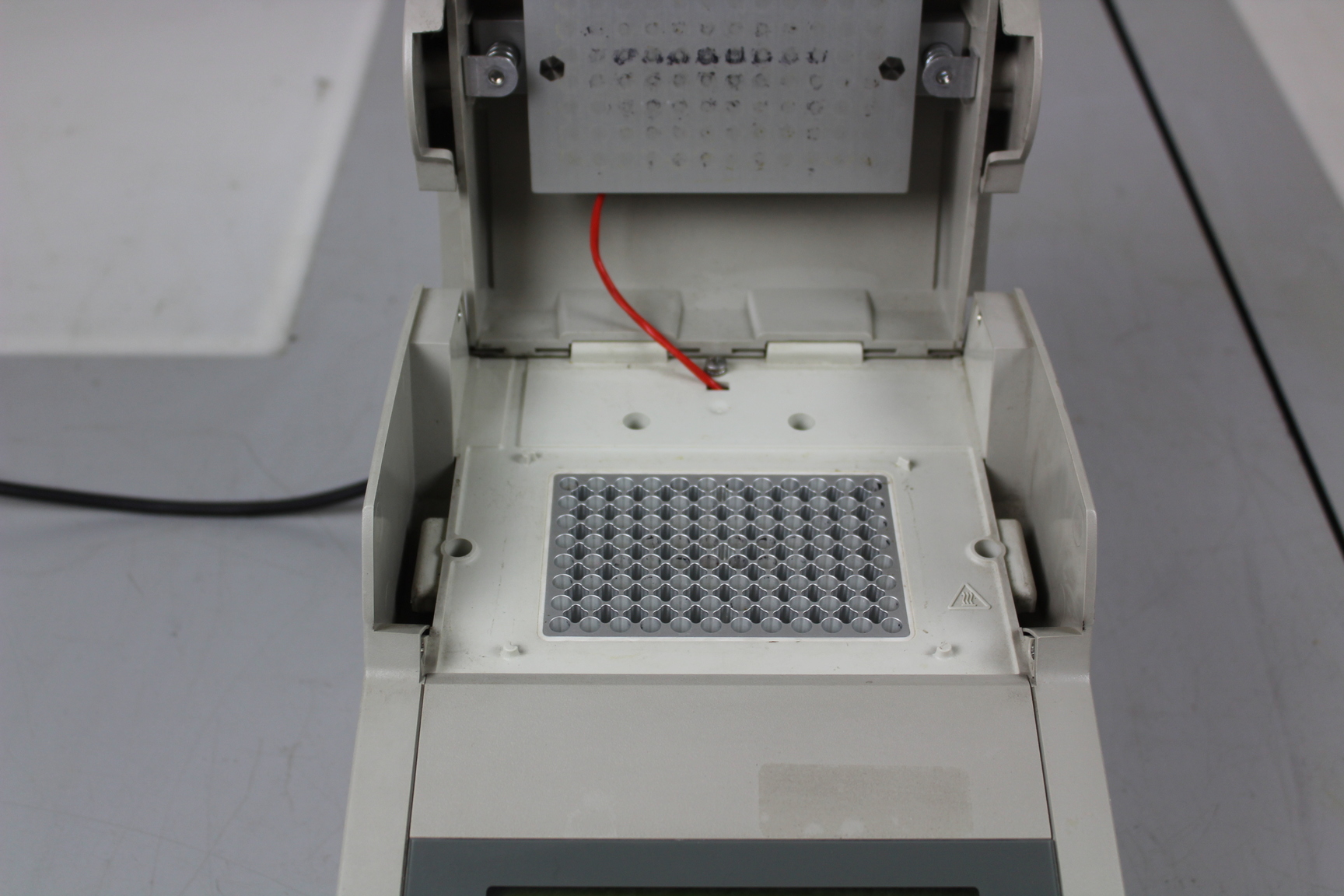 Image of AB Geneamp PCR System 2700