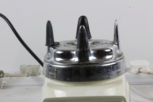 Thumbnail image of Retro Waring Commercial Blender 8011ES Model no HGB2WTS3 220V 400W Base only