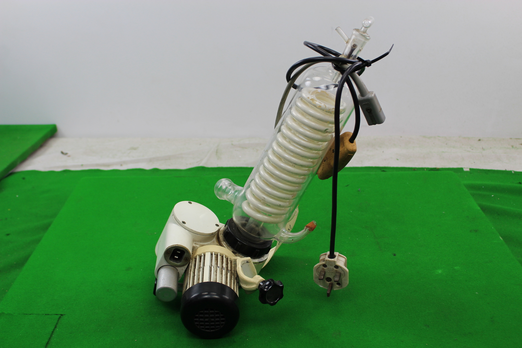 Image of Buchi Rotavapor-R Laboratory Lab Glassware, Rotary Evaporation