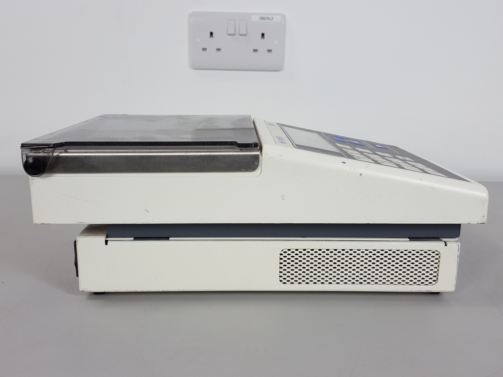 Image of Planer Kryosave Compact Controlled Rate Freezer System LNP 4, GDMRV Lab