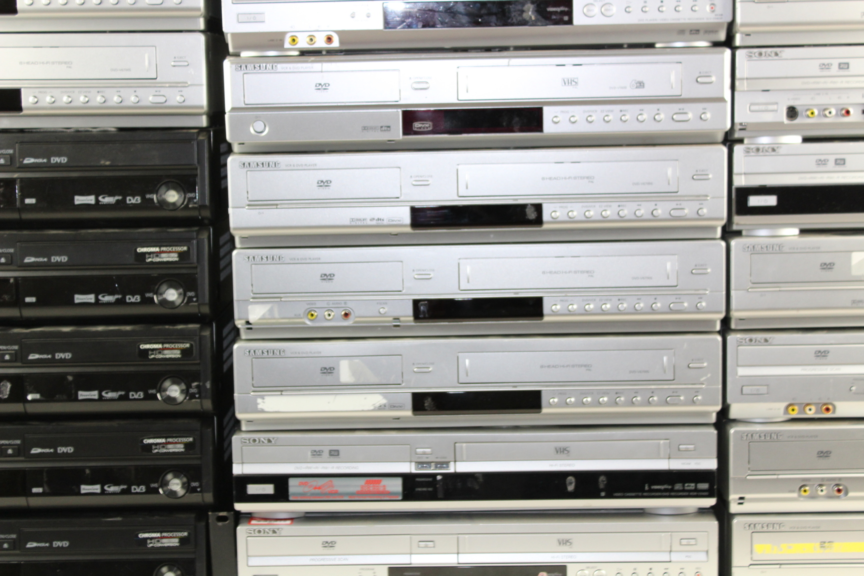 Image of Huge Joblot of DVD and VCR Players Spares/Repairs.