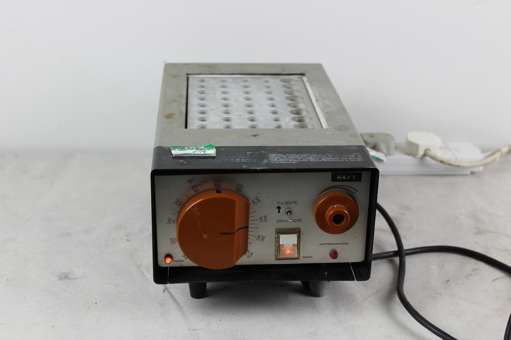 Image of Grant Thermostat Heat Block dry plate hot lab dri-bath incubator heater high low