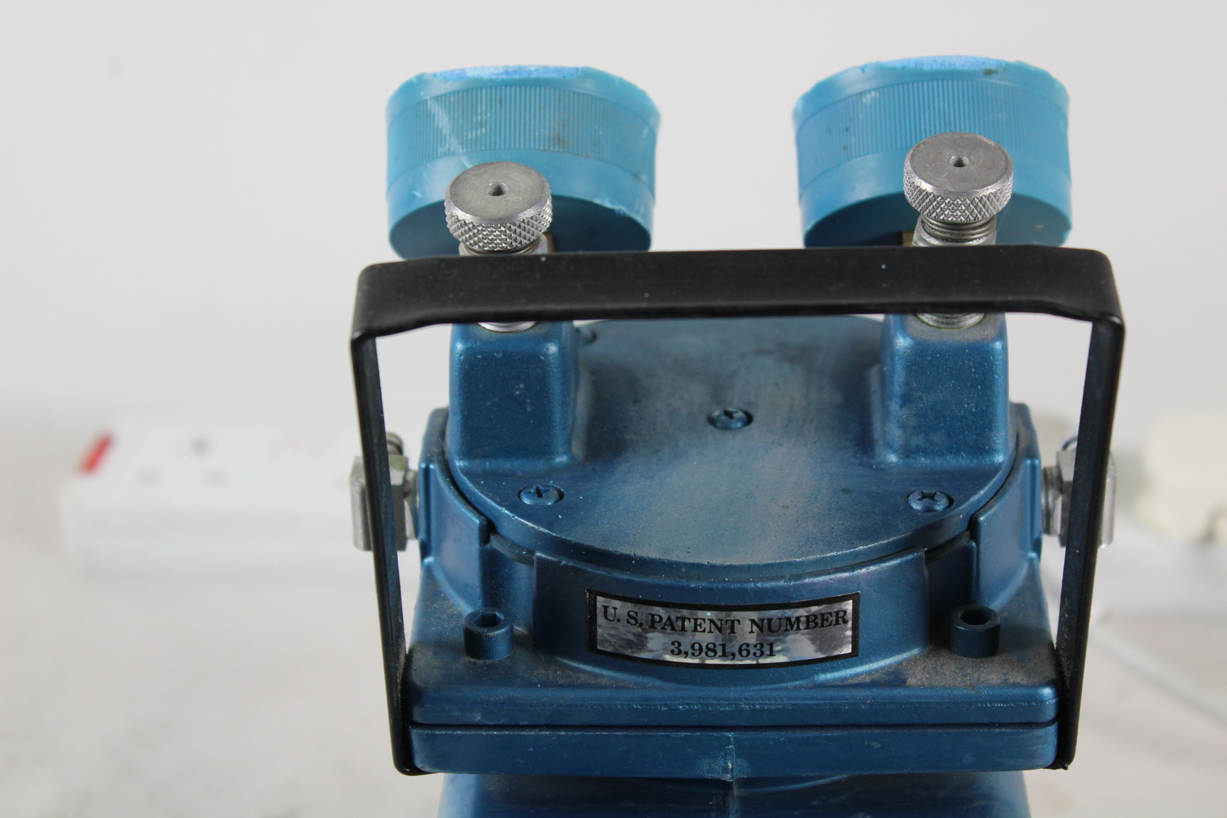 Image of Millipore Mini Air Compressor with 110v/220v Transformer
