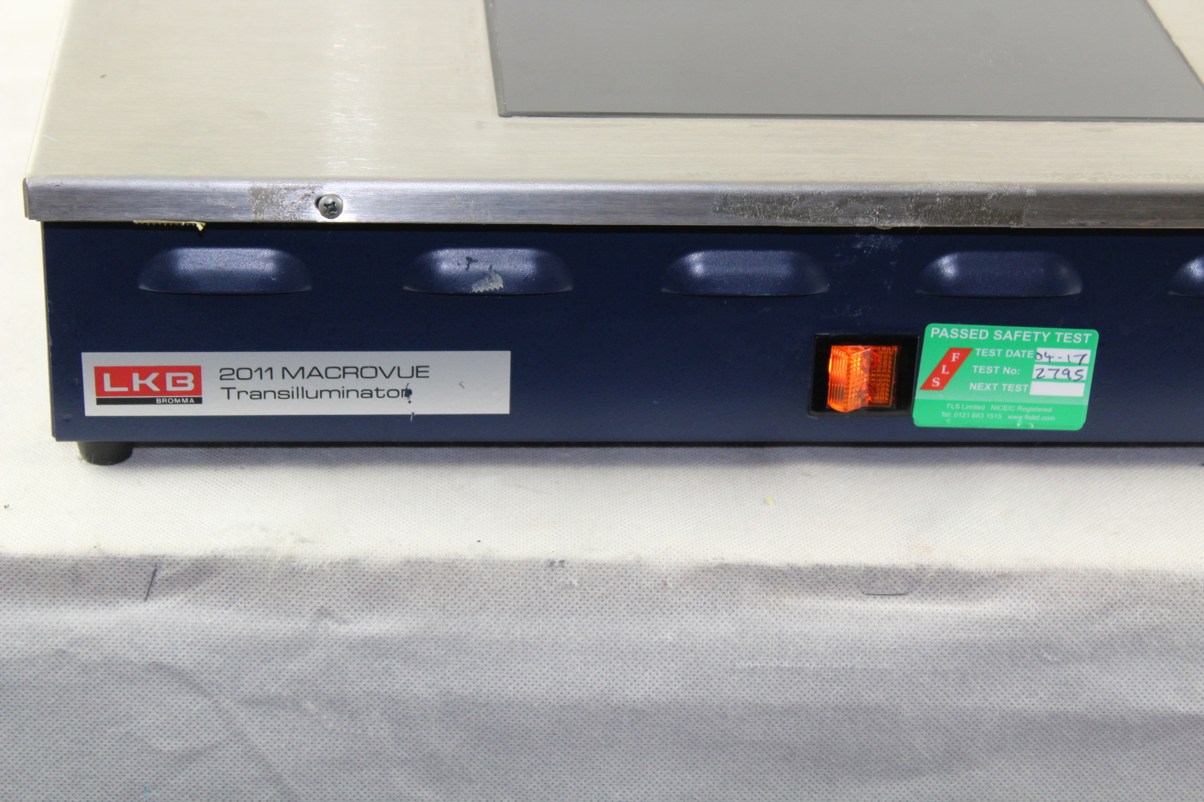 Image of LKB 2011 Macrovue Transilluminator