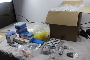 Thumbnail image of Job Lot Of Plastics Inc Normal Petris, 5ml Pipettes, Eppendorf Pipettes