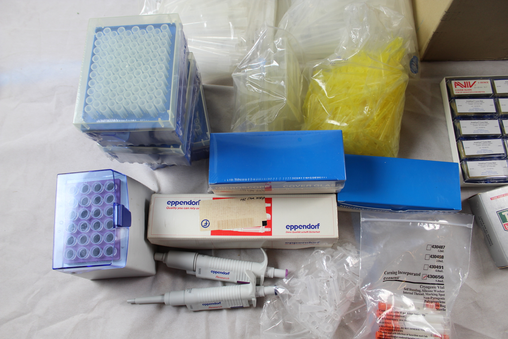 Image of Job Lot Of Plastics Inc Normal Petris, 5ml Pipettes, Eppendorf Pipettes