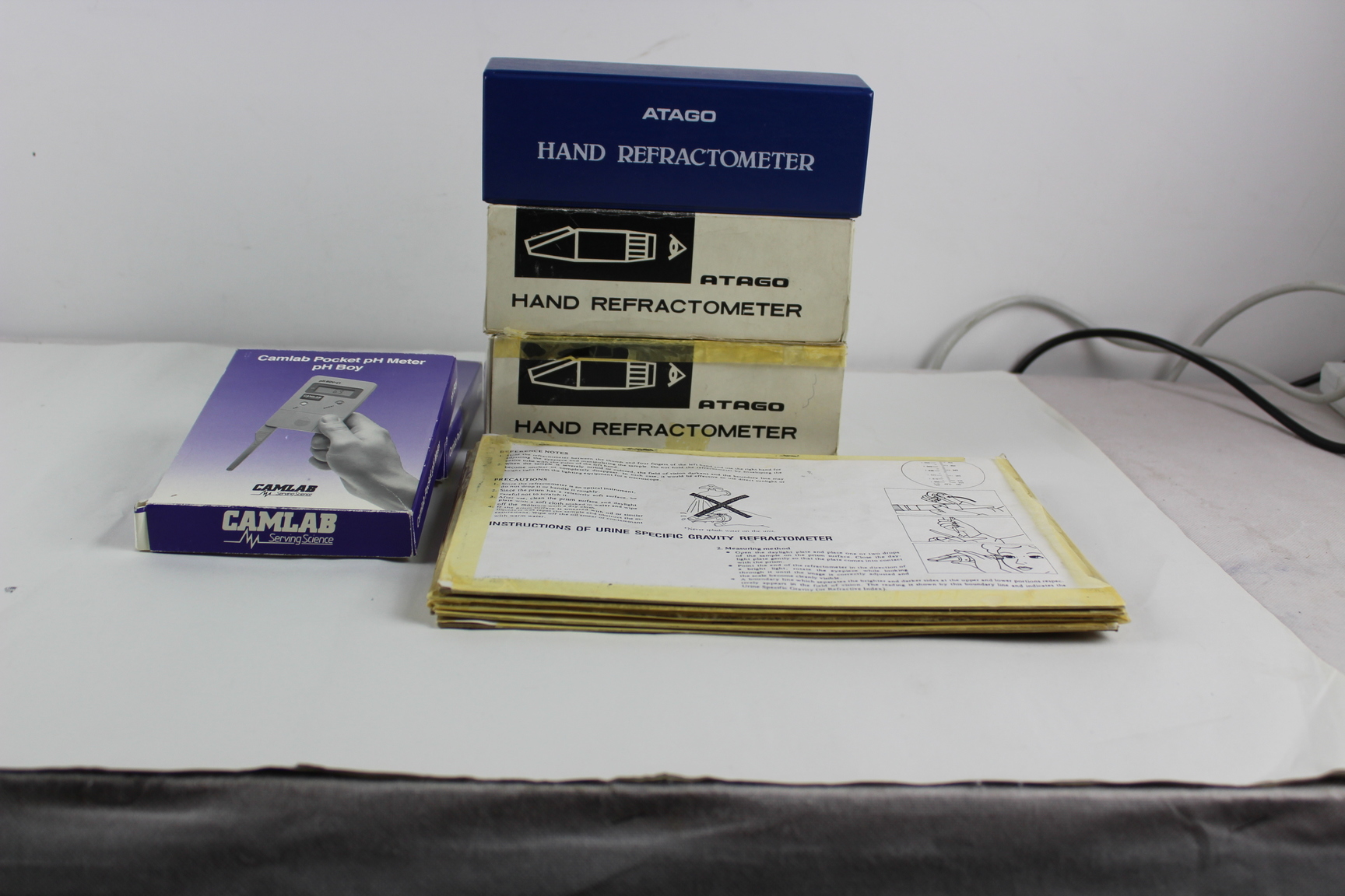 Image of Lot of 3 x Atago Hand Refractometer + 2 x Camlab Pocket pH Meter