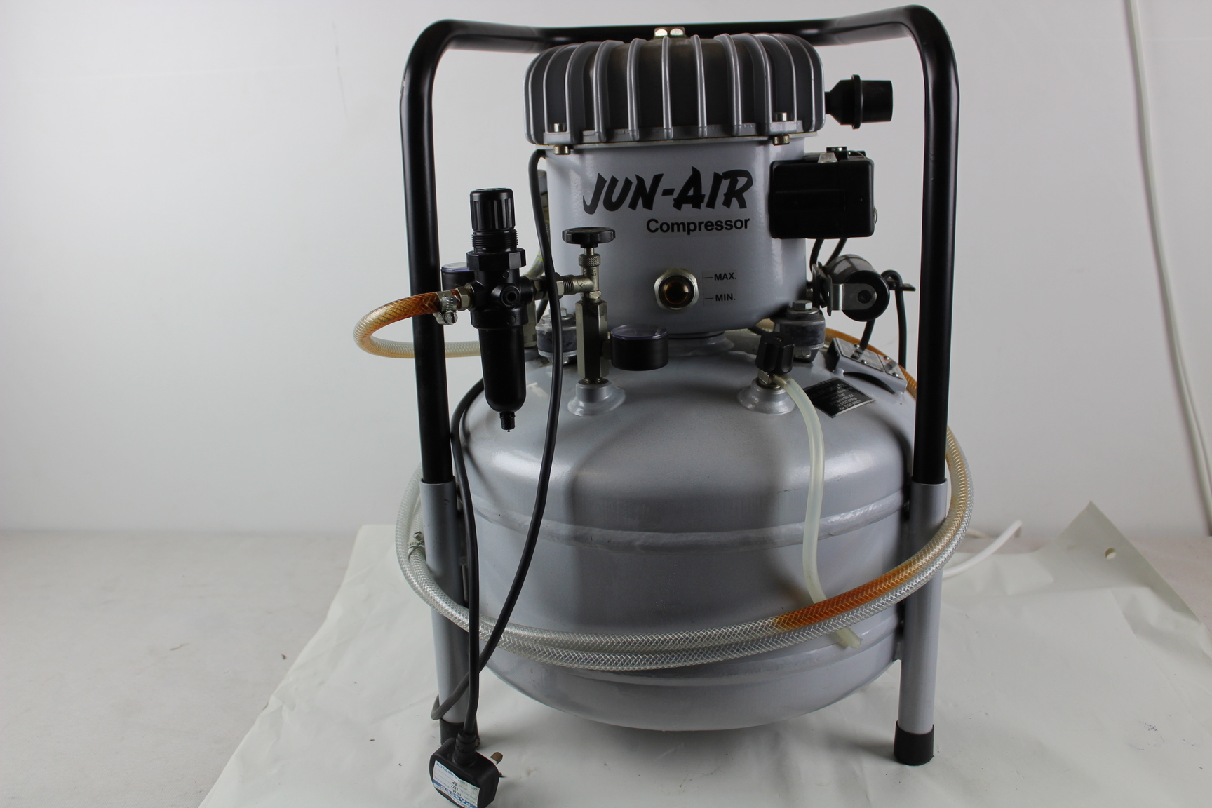 Image of Jun-Air Compressor 6-X Serial no 357579  8 bar 24.5 V Lab Equipment