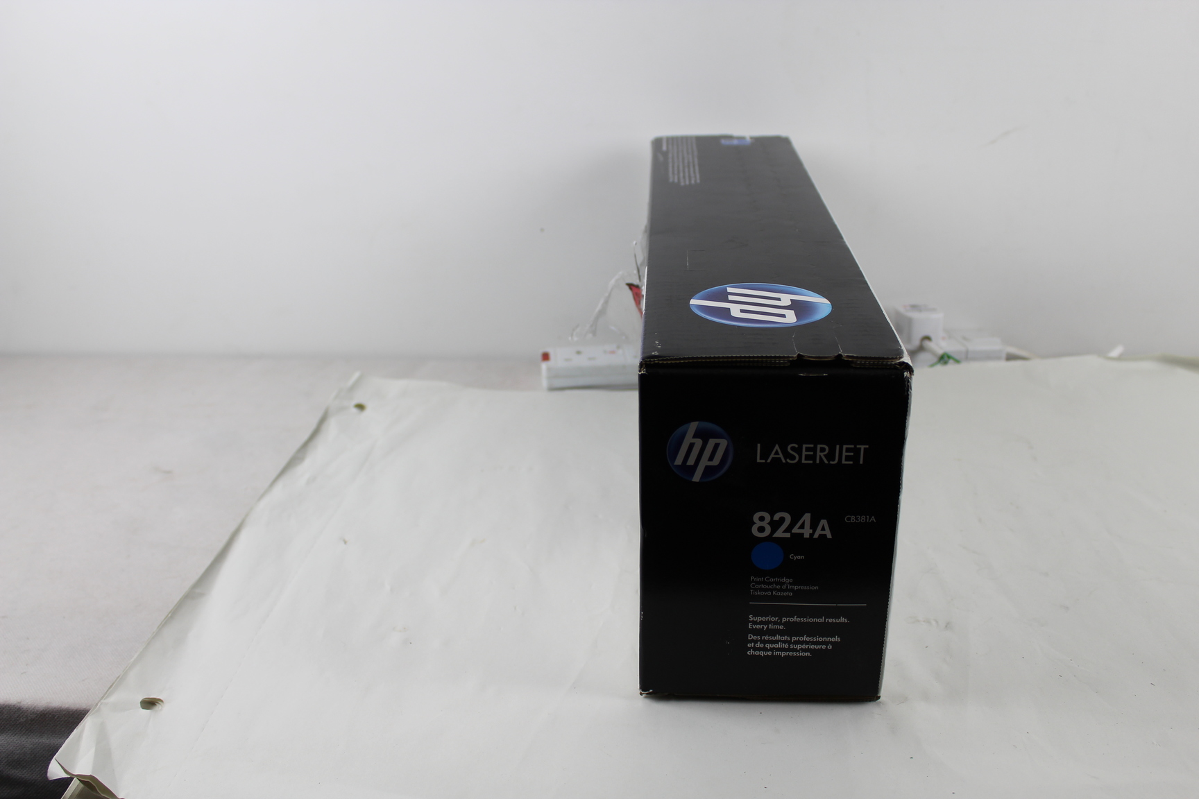 Image of Genuine HP 824A (CB381A) Cyan LaserJet Printer Cartridge Blue Toner BNIB