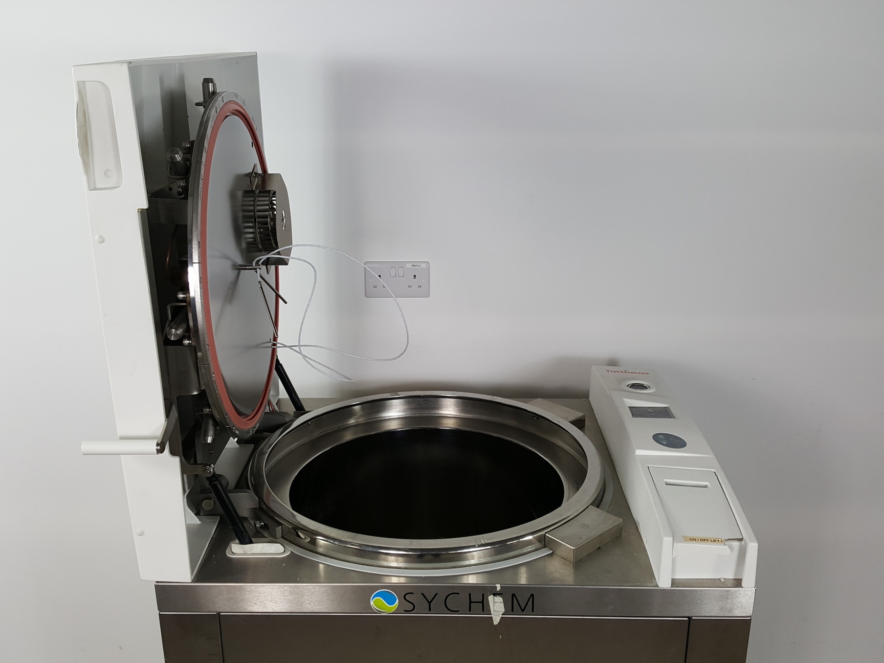 Image of Tuttnauer Vertical Laboratory Autoclave 5050ELV D Steriliser Lab 110L Faulty