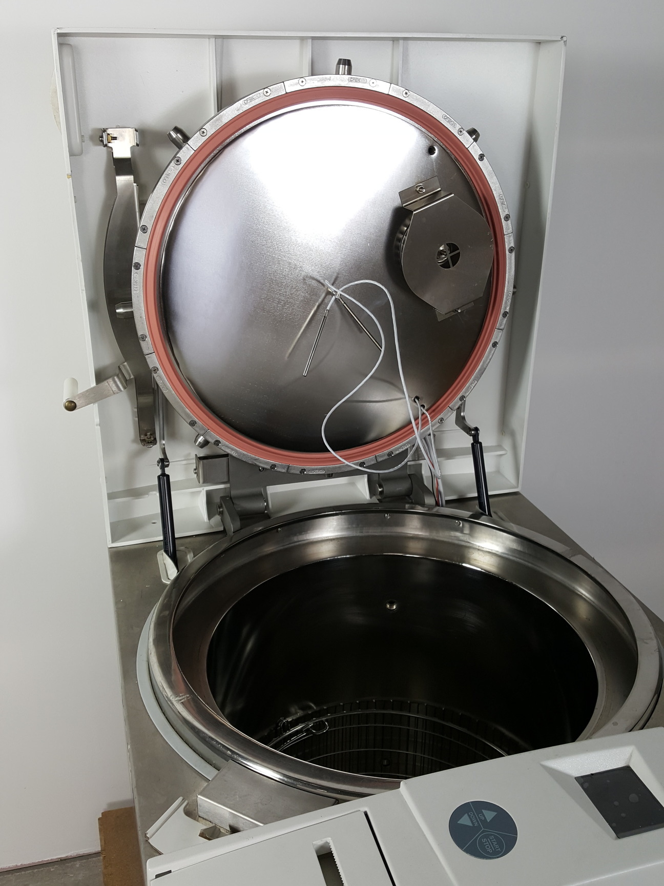 Image of Tuttnauer Vertical Laboratory Autoclave 5050ELV D Steriliser Lab 110L Faulty