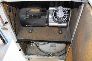 Thumbnail image of Jun Air 2000-40M Oil Less Piston Compressor, Lab, Dental, 40 Litre
