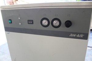 Thumbnail image of Jun Air 2000-40M Oil Less Piston Compressor, Lab, Dental, 40 Litre