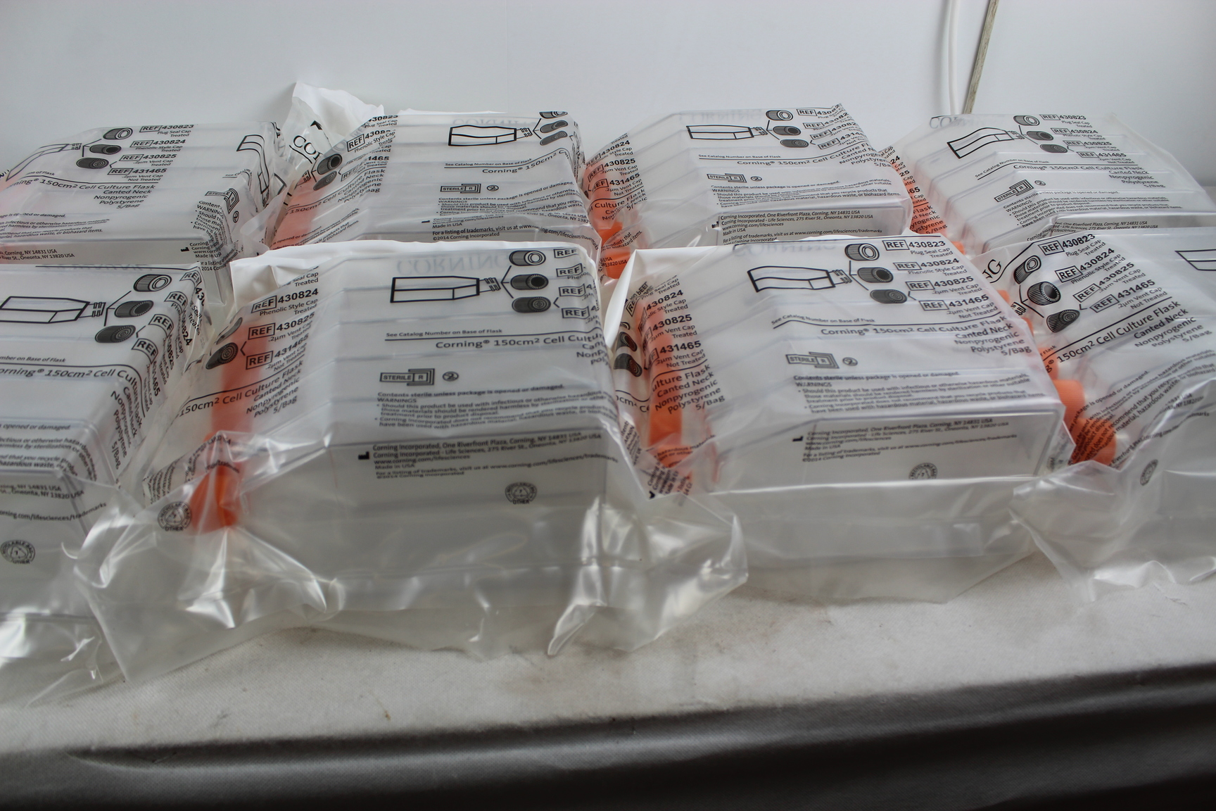 Image of Lot of 8 Corning 150cmCell Culture Flask Canted Neck 5/Bag