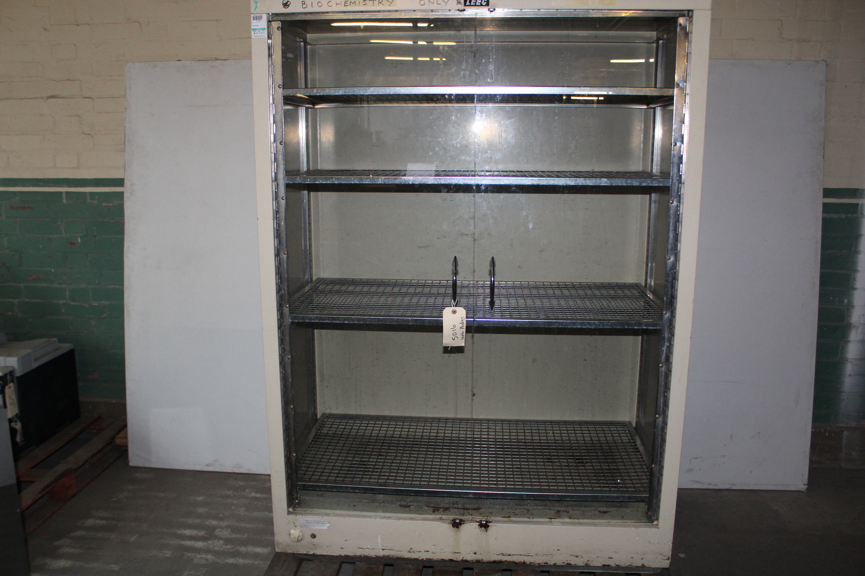 LEEC Laboratory Glassware Drying 117 l x 60 w x 160cm h Type F1
