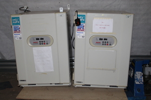Thumbnail image of 2 Faulty Sanyo CO2 Incubators MCO-18AIC SN 40810490 220-240V 170 Litres