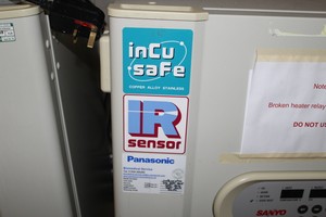 Thumbnail image of 2 Faulty Sanyo CO2 Incubators MCO-18AIC SN 40810490 220-240V 170 Litres