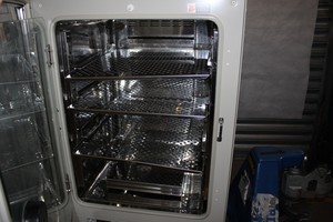 Thumbnail image of 2 Faulty Sanyo CO2 Incubators MCO-18AIC SN 40810490 220-240V 170 Litres