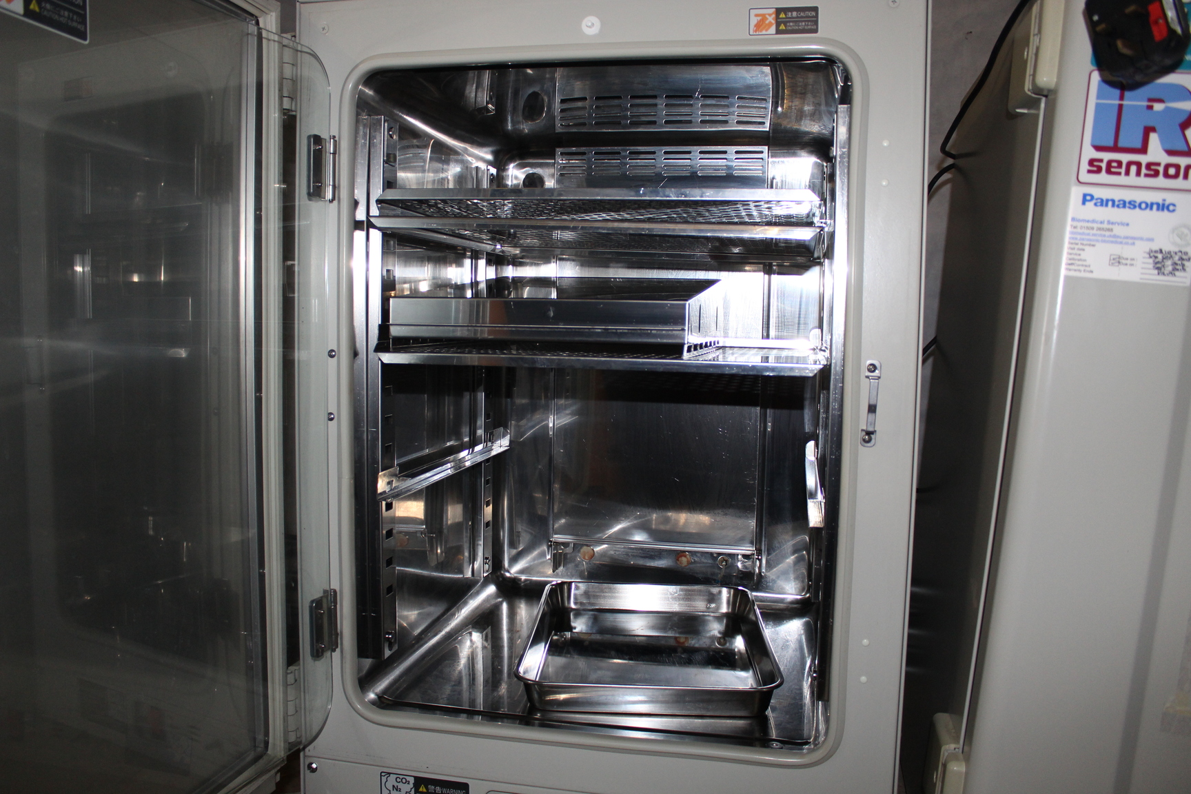 Image of 2 Faulty Sanyo CO2 Incubators MCO-18AIC SN 40810490 220-240V 170 Litres