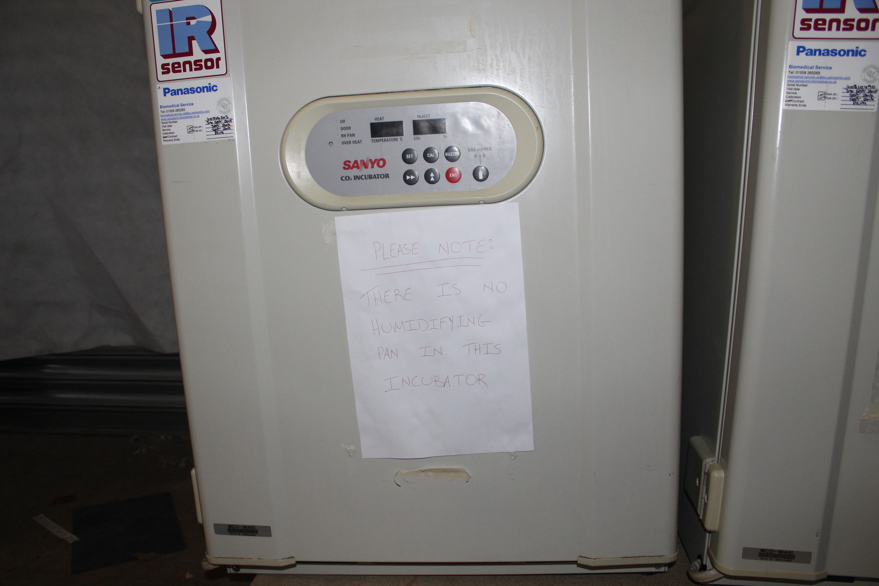 Image of 2 Faulty Sanyo CO2 Incubators MCO-18AIC SN 40810490 220-240V 170 Litres