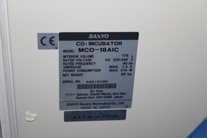 Thumbnail image of 2 Faulty Sanyo CO2 Incubators MCO-18AIC SN 40810490 220-240V 170 Litres
