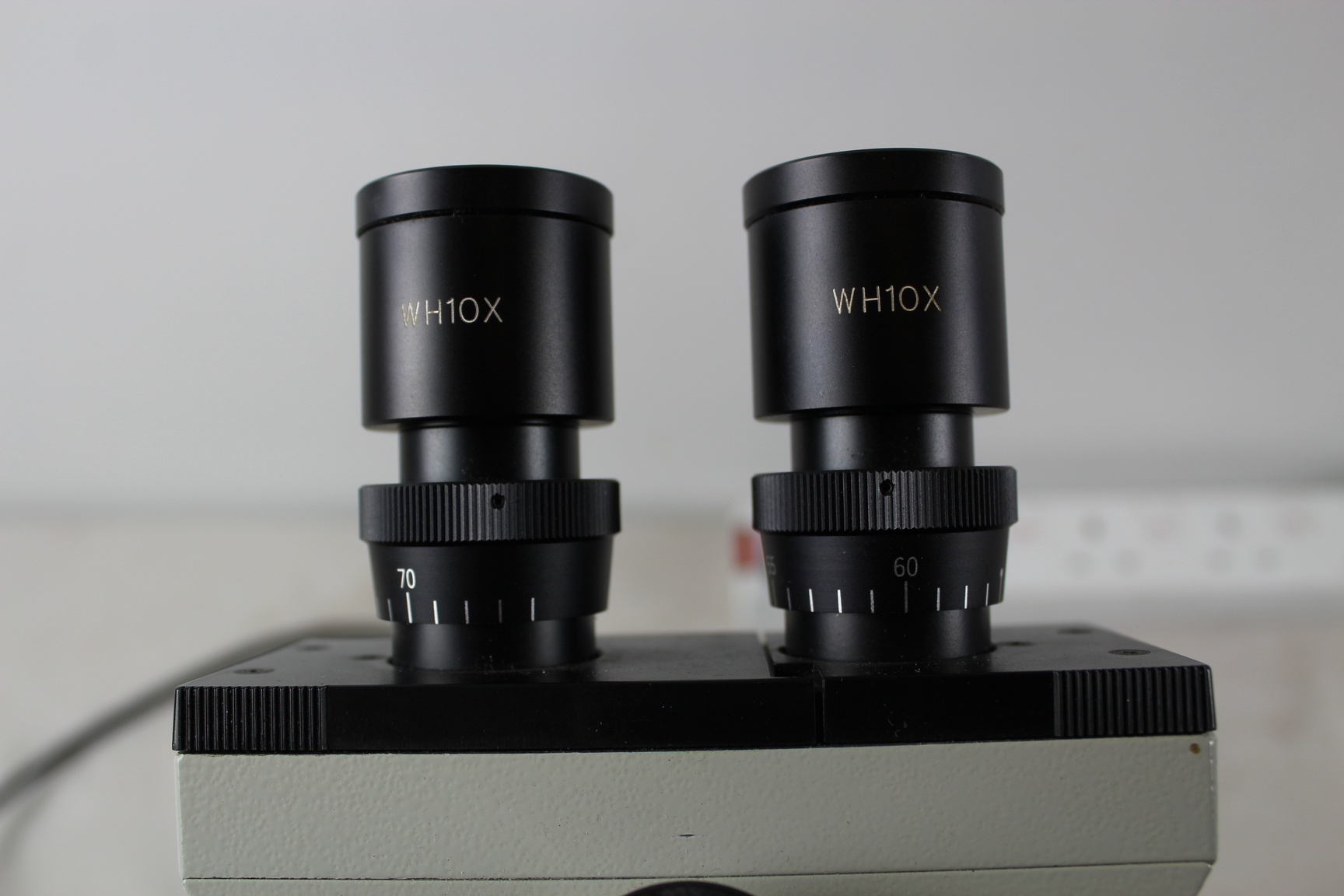 12 Microscope Kyowa Medilux-12 Microscope w/ 3 Objectives Lab Equipment