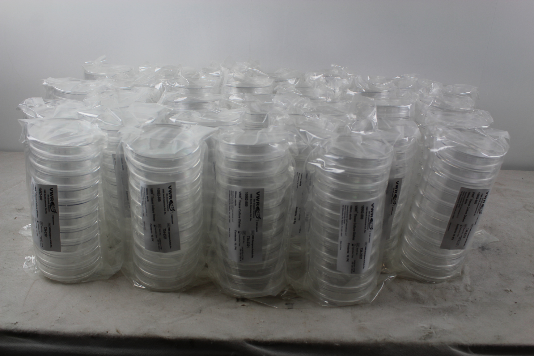 Image of VWR Tissue Culture Dishes New Contents 300/CS