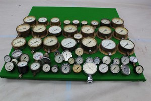 Thumbnail image of Lot of assorted pressure gauges