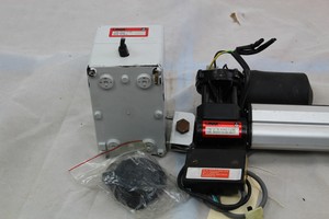 Thumbnail image of Lot of 5 x LINAK Lifting Columns + LINAK Electronic Limit Switch
