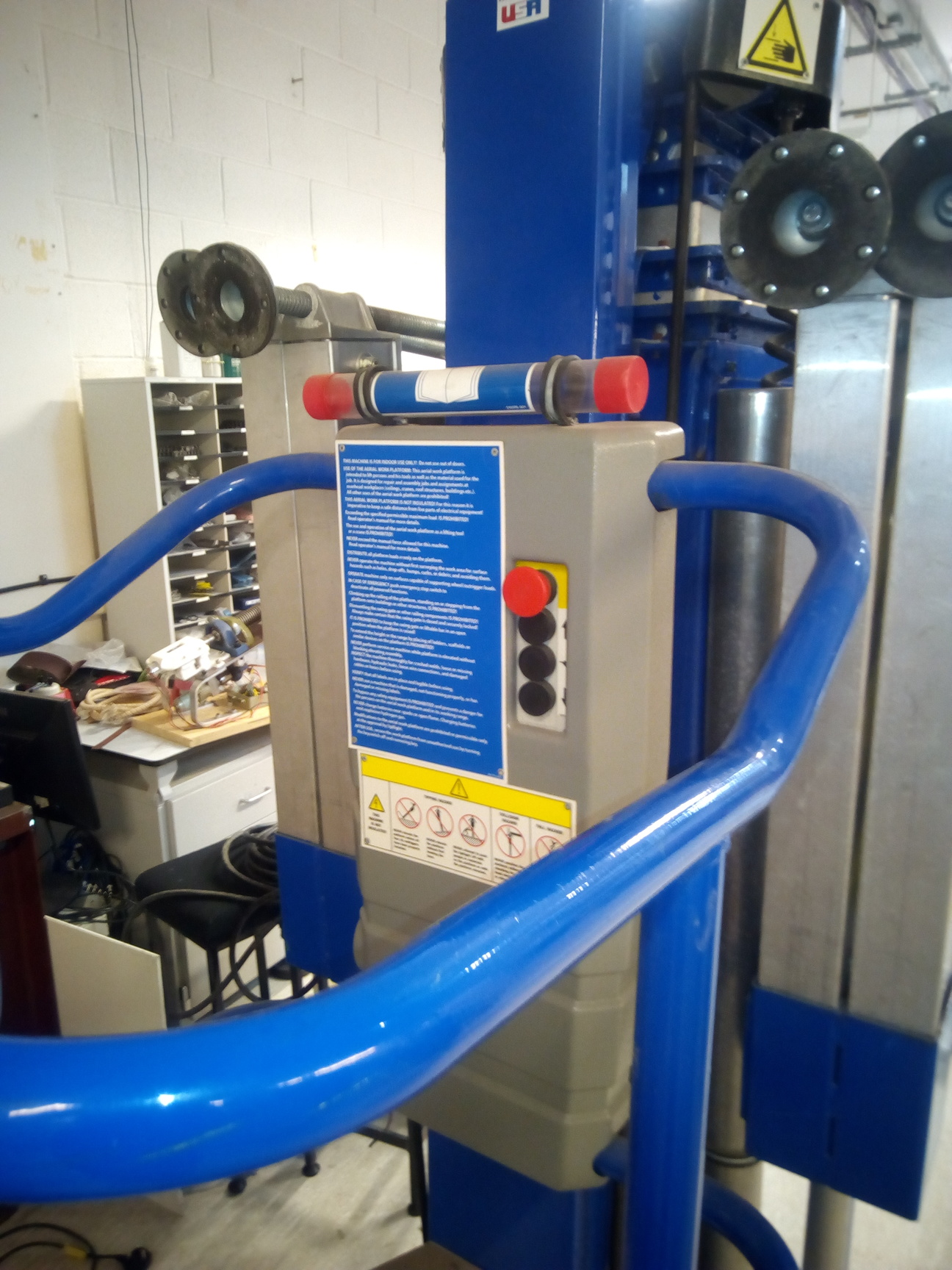 Image of Faulty Upright UL25 DC Personnel Lift Telescopic Mast WH 31' PH 32 159kg Max '