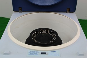 Thumbnail image of MSE Mistral 1000 Benchtop Centrifuge Laboratory Equipment