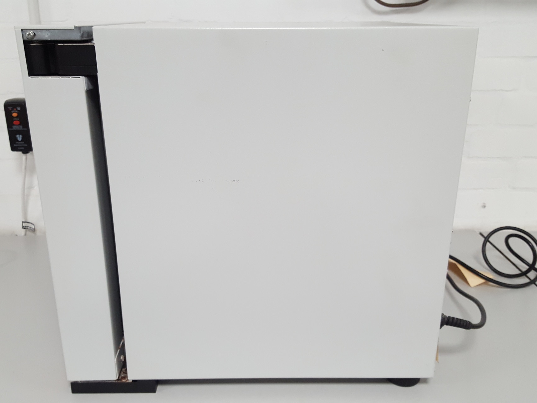 Image of Binder ED53 Drying Oven Heating Thermal Sterilisation Maximum 300 Degrees  