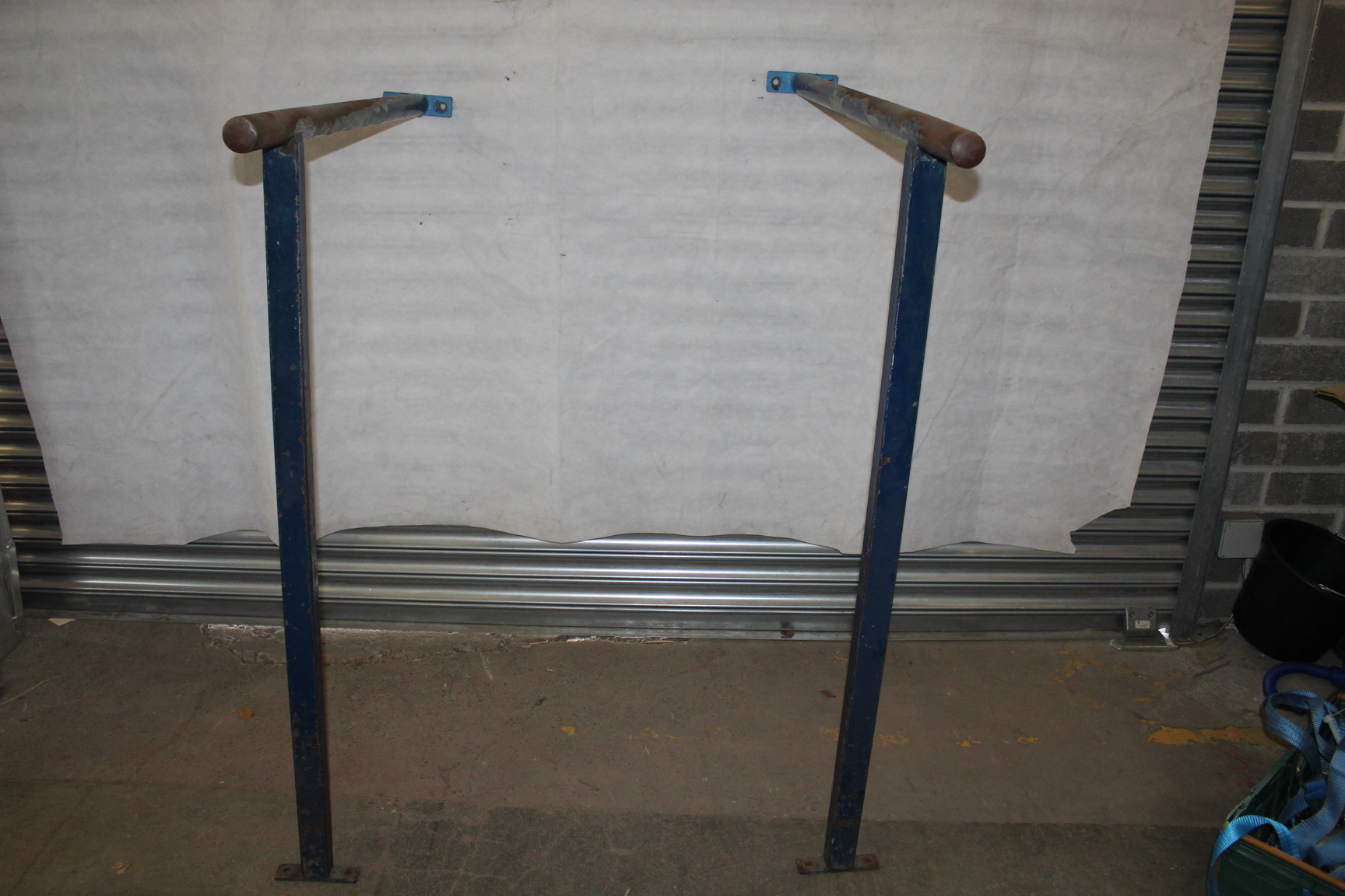 Image of 2 Wall Mounted Dip Bars Commercial Gym Equipment Fitness Workout Knee Raise