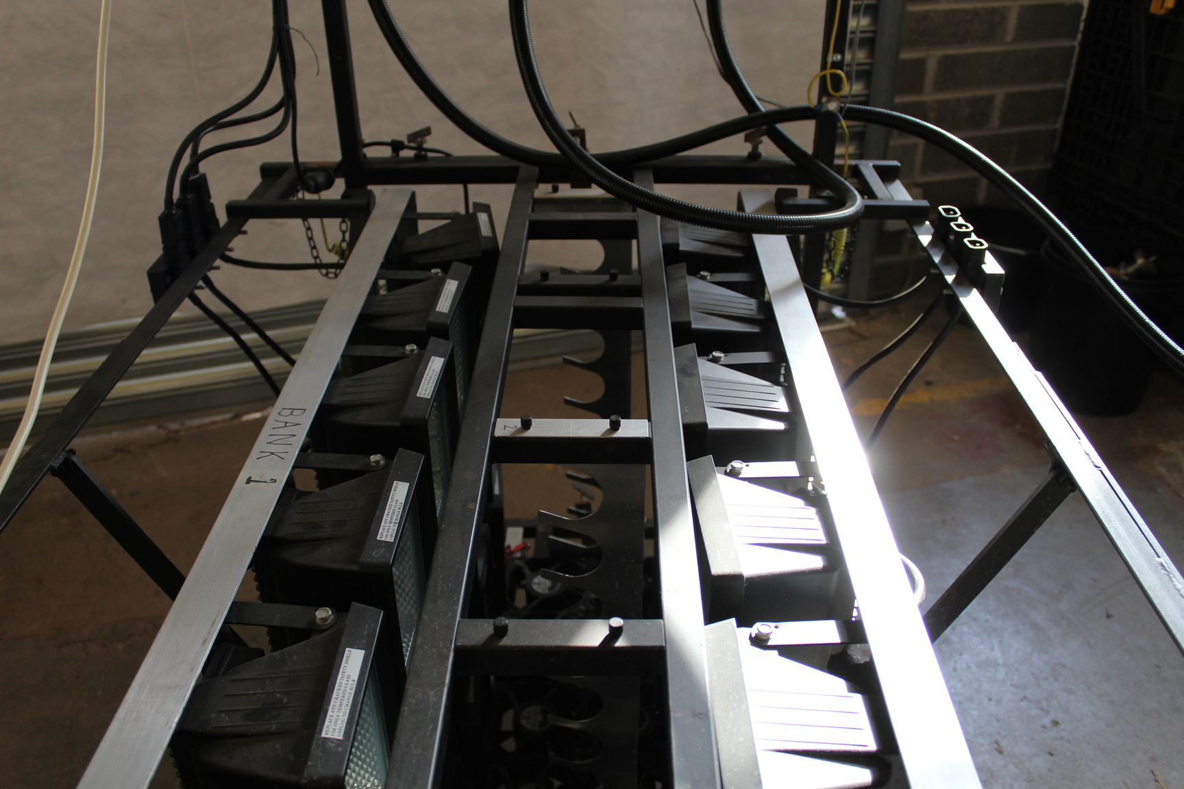Image of Halogen Lamp Rig System 32 Lamps Laboratory Pro-Dim 20 Slave Scientific