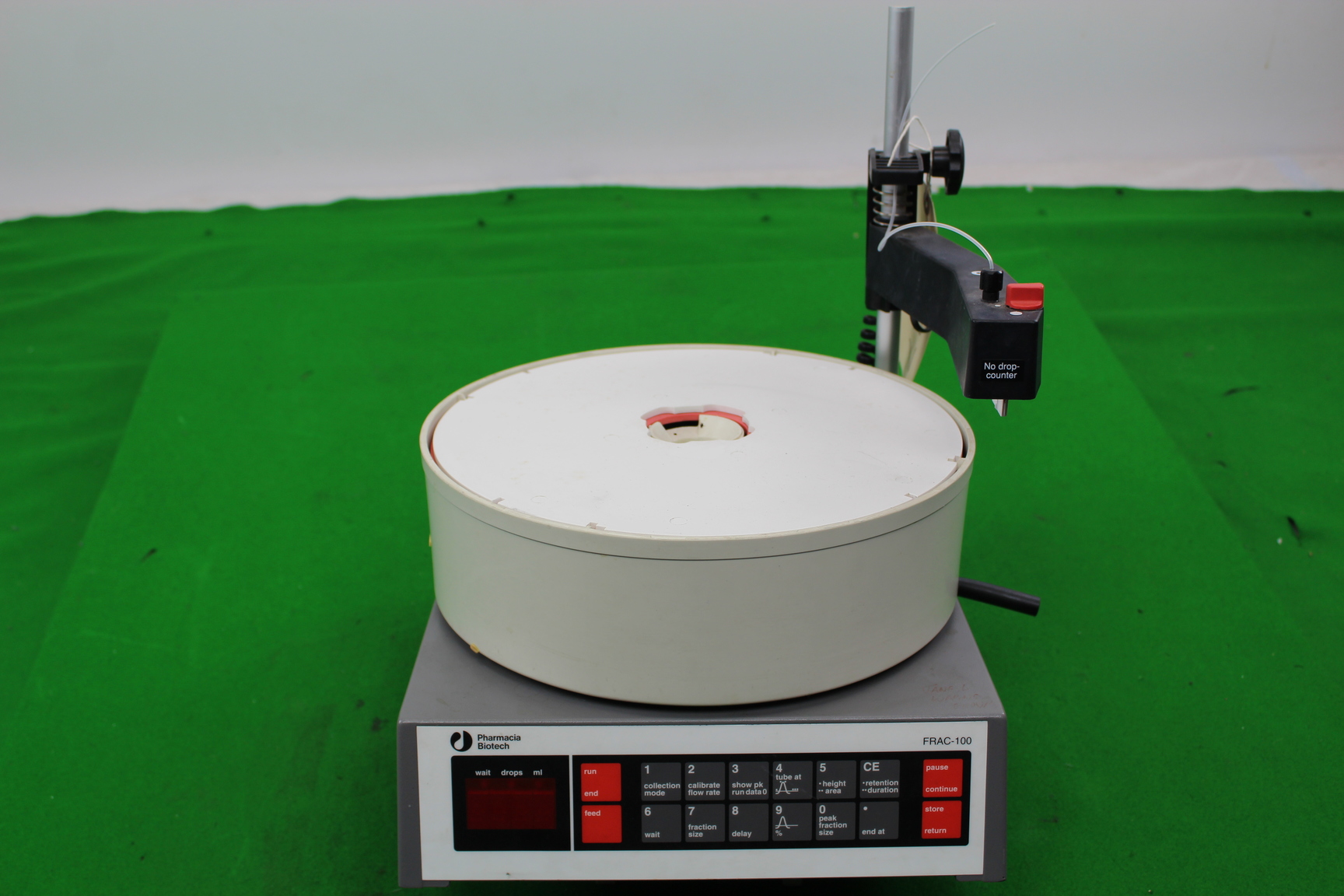 Image of Pharmacia Biotech FRAC-100 Fraction Collector w/ 95 Slot Carousel