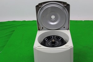 Thumbnail image of Eppendorf 5415D Centrifuge With Rotor,Faulty, Spares/Repairs.