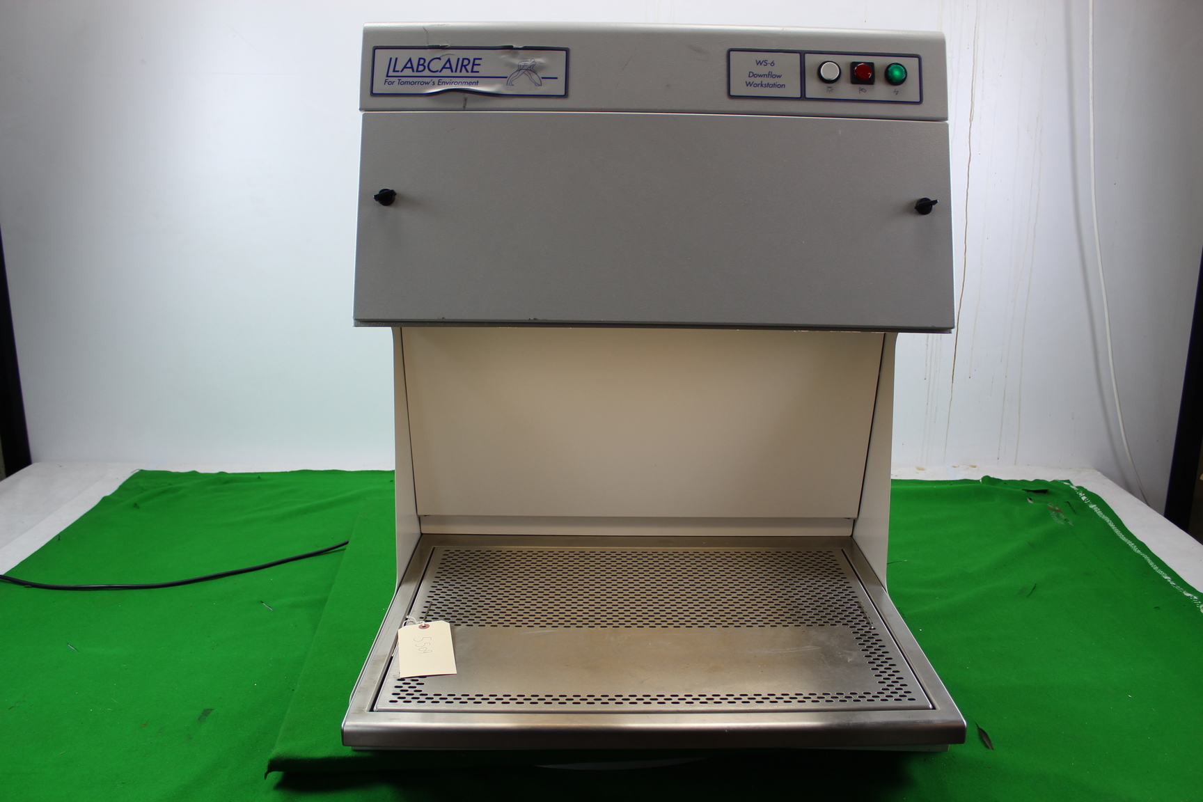 Image of Labcaire WS6 Downflow Workstation Bench Top Laboratory Light  