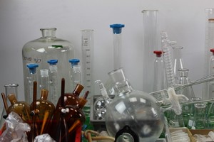 Thumbnail image of A Job Lot Of Laboratory Glassware For Schools Labs Scientific Inc Pyrex, MBL  