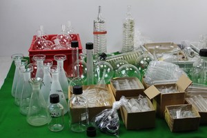 Thumbnail image of A Job Lot Of Laboratory Glassware For Schools Labs Scientific Inc Pyrex, MBL  