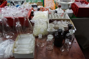Thumbnail image of A Job Lot Of Laboratory Glassware For Schools Labs Scientific Inc Pyrex, MBL  