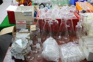 Thumbnail image of A Job Lot Of Laboratory Glassware For Schools Labs Scientific Inc Pyrex, MBL  