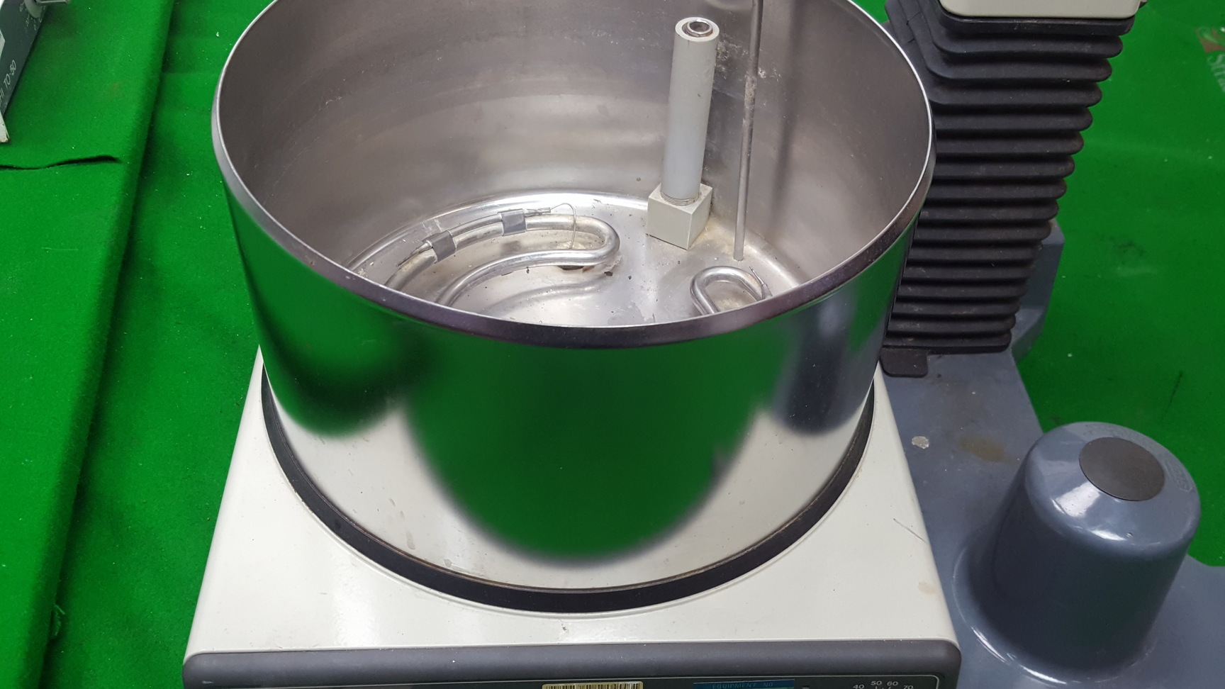 Image of 2x Faulty V-500 Buchi Vacuum Pumps