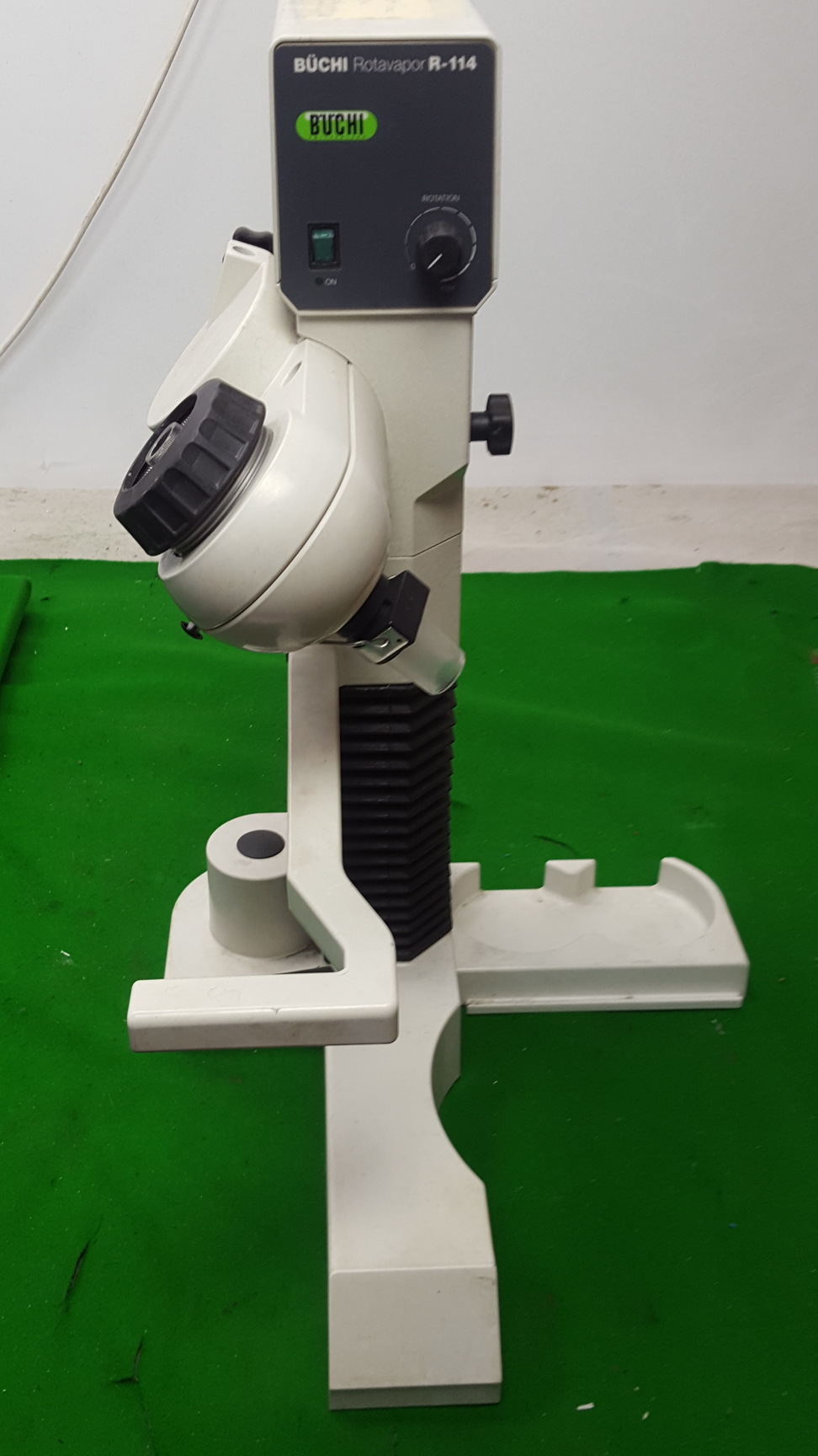Image of 2x Faulty V-500 Buchi Vacuum Pumps